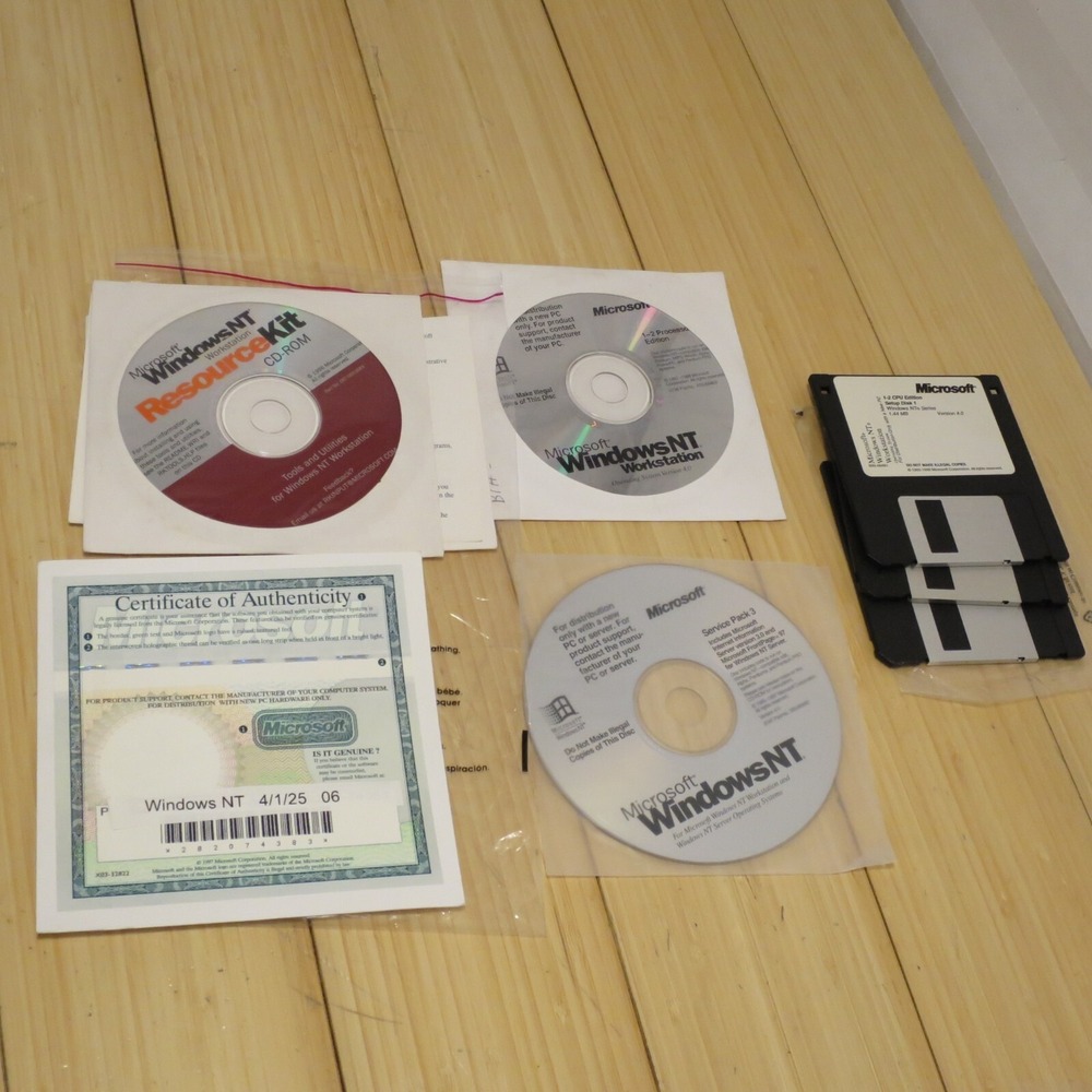 Microsoft Windows NT Workstation 4.0 SP3‎ CD-ROM, 3.5 disks, Manual & COA 06